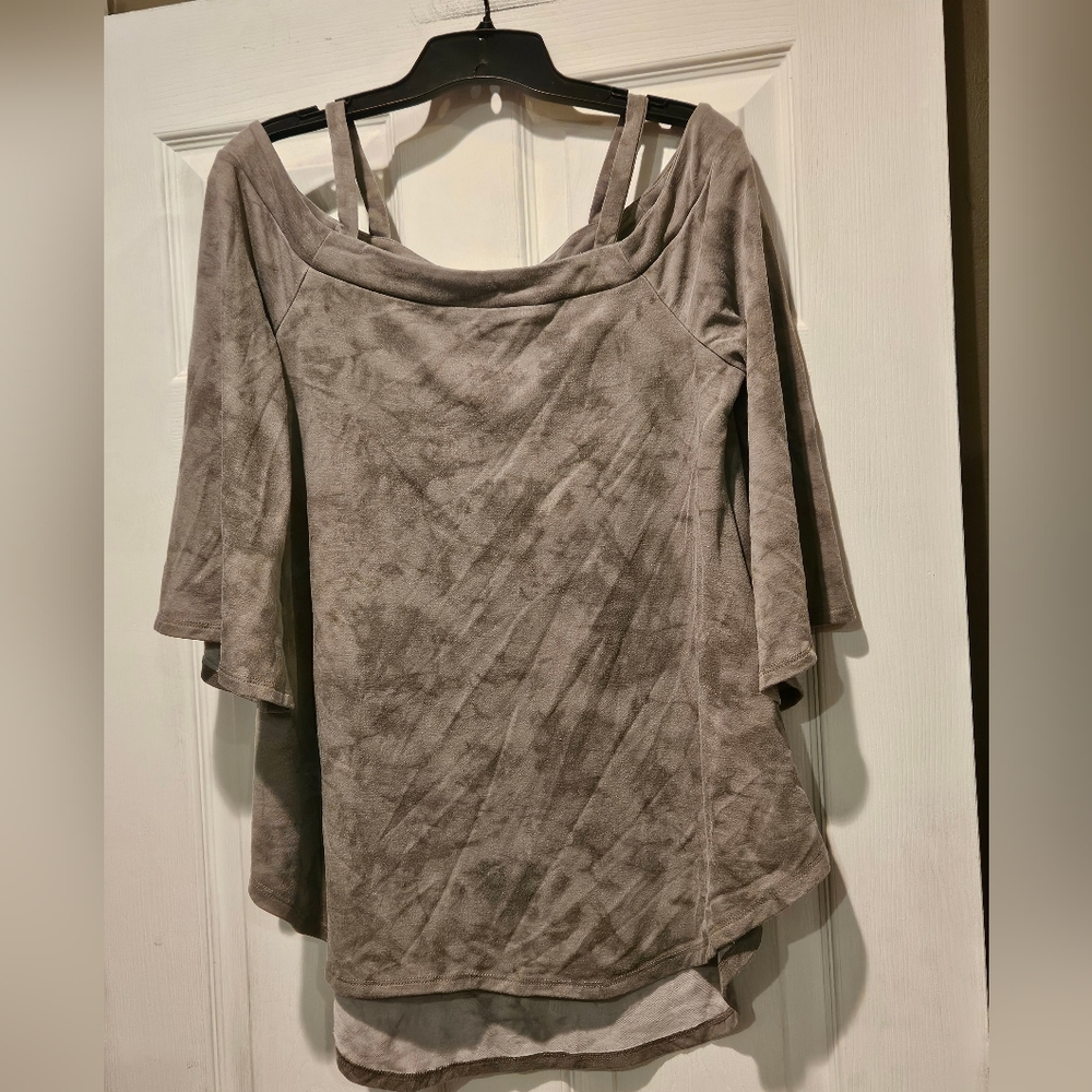 VENUS COLD SHOULDER TOP